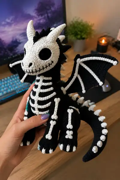Big Skeleton Dragon with Bone Pattern and Stitched Smile Amigurumi Pattern step 1 - construction progress