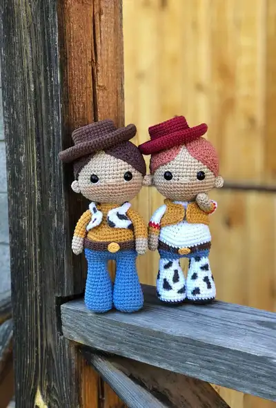 Jessy and Woody The Toy Story Amigurumi Pattern step 1 - construction progress