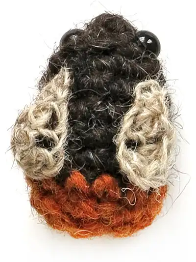 Crochet bumblebees Amigurumi Pattern step 3 - details and accessories