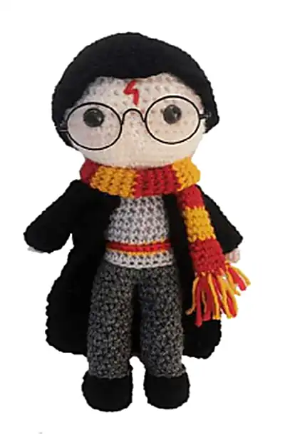 Harry Potter Amigurumi Pattern step 4 - final assembly and finishing