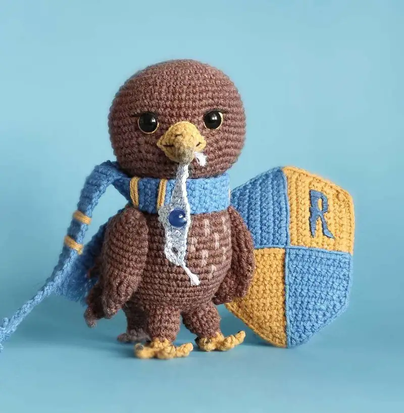 Free Intermediate crochet pattern: Eagle Ravenna Amigurumi Pattern - Easy to follow tutorial