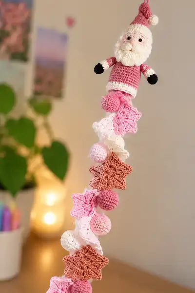 Christmas Spiral Garland Pattern step 2 - assembly progress