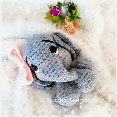 Elephant Amigurumi Pattern step 1 - construction progress