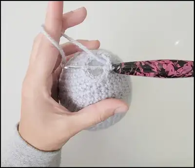 Mini Seal Amigurumi Pattern step 4 - final assembly and finishing