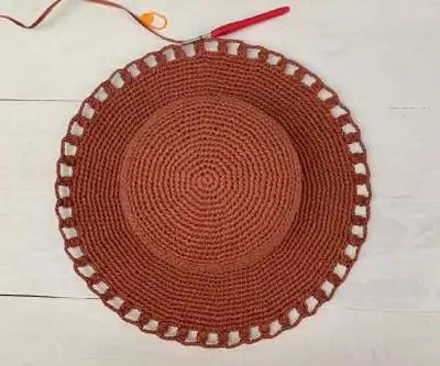 Crochet Summer Sun Hat Pattern step 3 - details and accessories