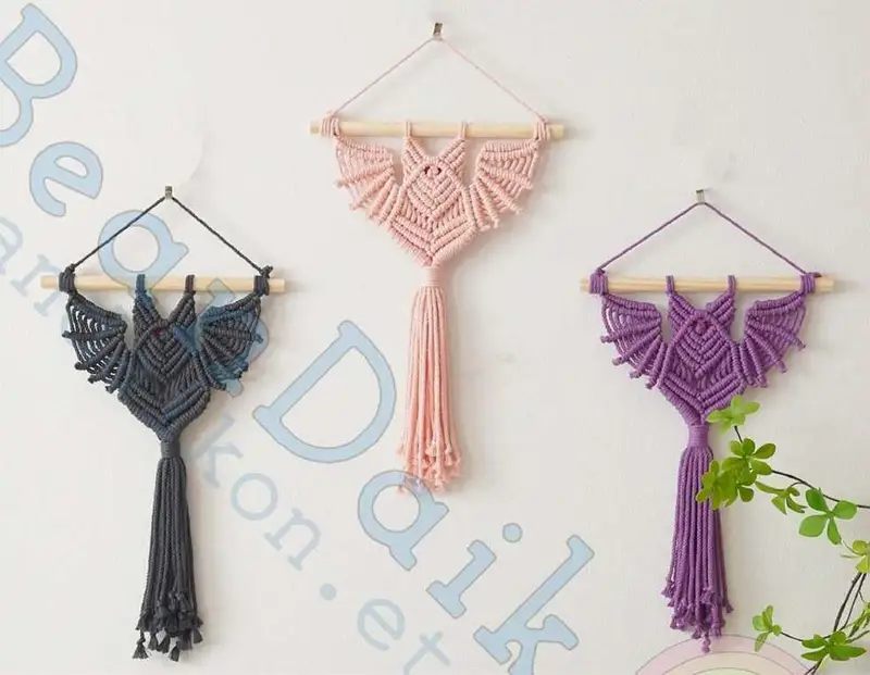 Free crochet pattern: Macrame Bat Wall Hanging Pattern - Intermediate level tutorial