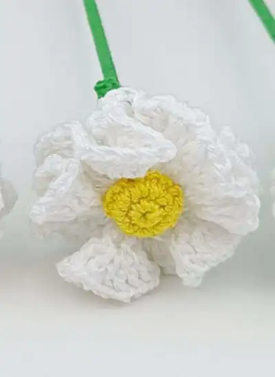 Crochet Daisy and Carnation Flower Pattern step 4 - final assembly and finishing