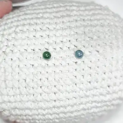 Gatitos Amigurumi Pattern step 4 - final assembly and finishing