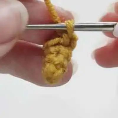Eagle Ravenna Amigurumi Pattern step 3 - details and accessories
