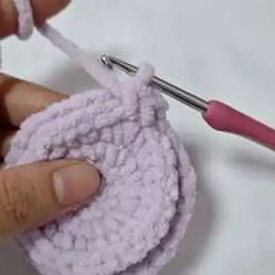 Nemo Starfish Amigurumi Pattern step 4 - final assembly and finishing