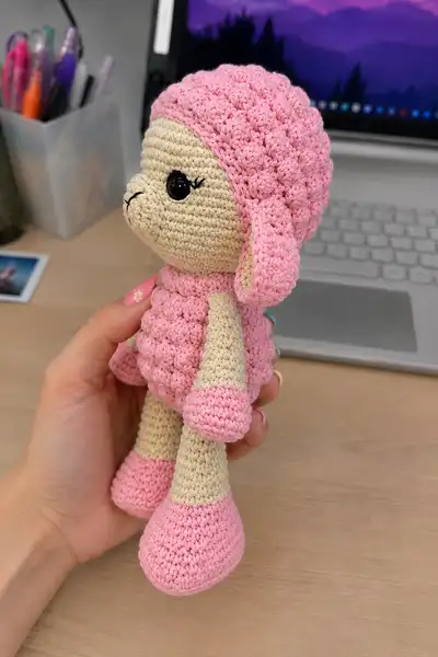 Lili Sheep Amigurumi Pattern step 2 - assembly progress