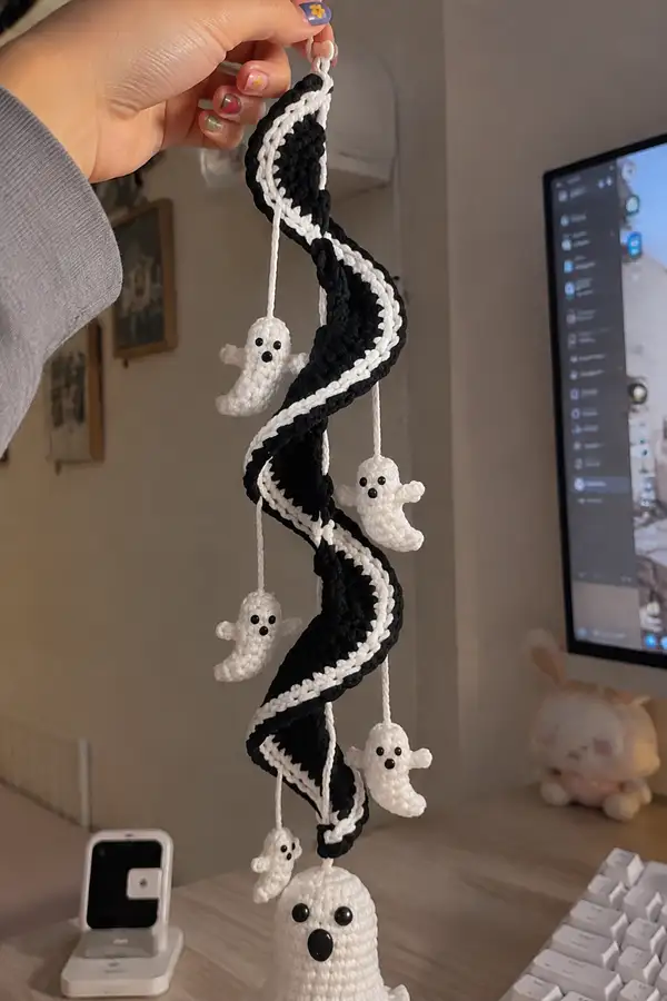 Spiral Halloween Ghost Mobile Amigurumi Pattern