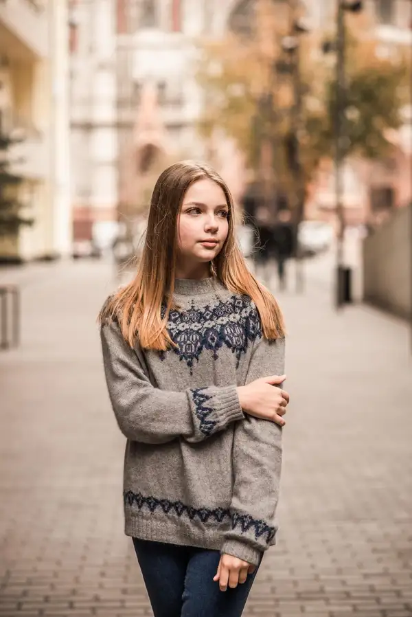 Guell Ladies' Sweater Pattern