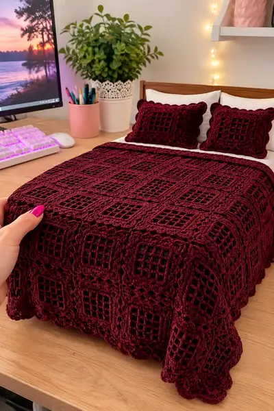 Deep Velvet Bedspread Pattern step 1 - construction progress