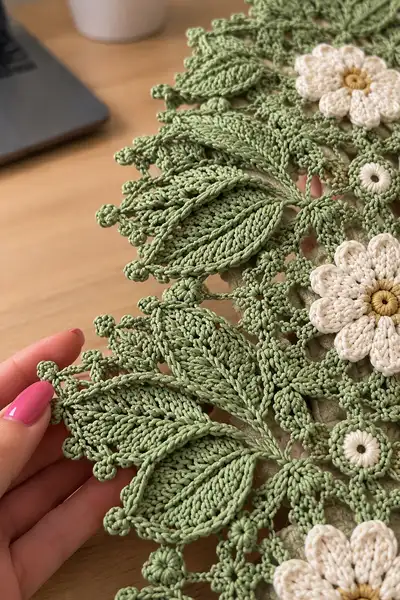 Delicate Daisy & Leaf Lace Runner Pattern step 2 - assembly progress