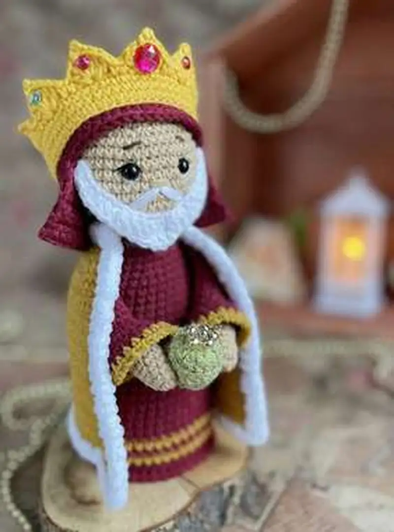 Free Intermediate crochet pattern: Three Wise Men Amigurumi Pattern - Easy to follow tutorial