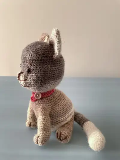 Cute Cat Amigurumi Pattern step 3 - details and accessories