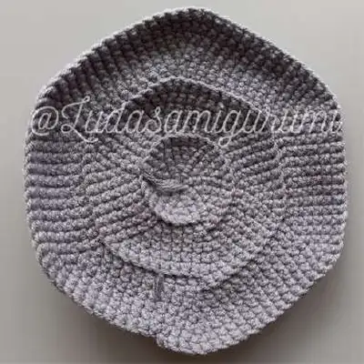 Lighthouse Stacking Toy Amigurumi Pattern step 3 - details and accessories