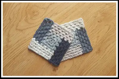 Color Block Square Crochet Coasters Pattern step 1 - construction progress