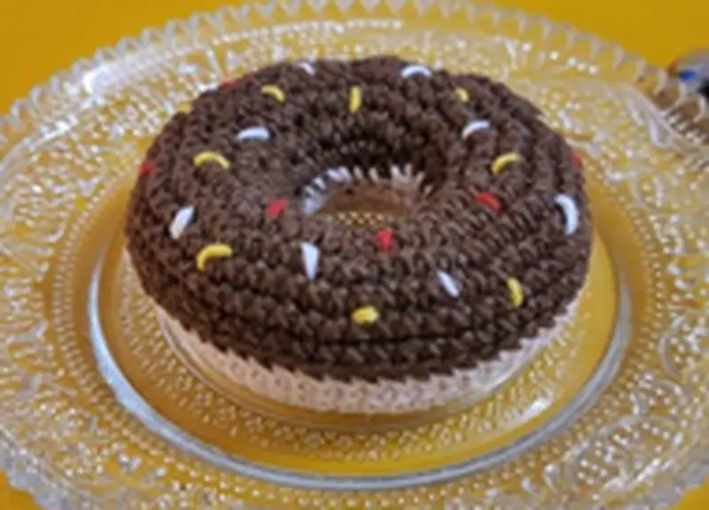 Free Beginner Friendly crochet pattern: Donut Amigurumi Pattern - Easy to follow tutorial