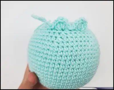 Jellyfish Amigurumi Pattern step 3 - details and accessories
