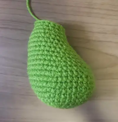 Yoshi Amigurumi Pattern step 4 - final assembly and finishing