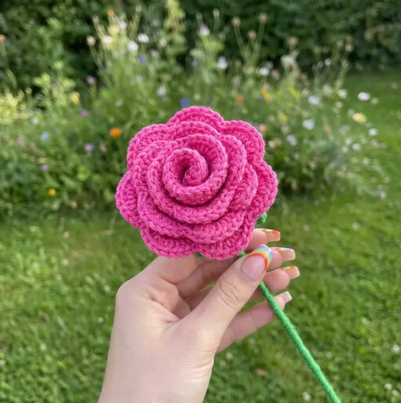 Free Intermediate crochet pattern: Crochet Flower Bouquet Pattern - Easy to follow tutorial