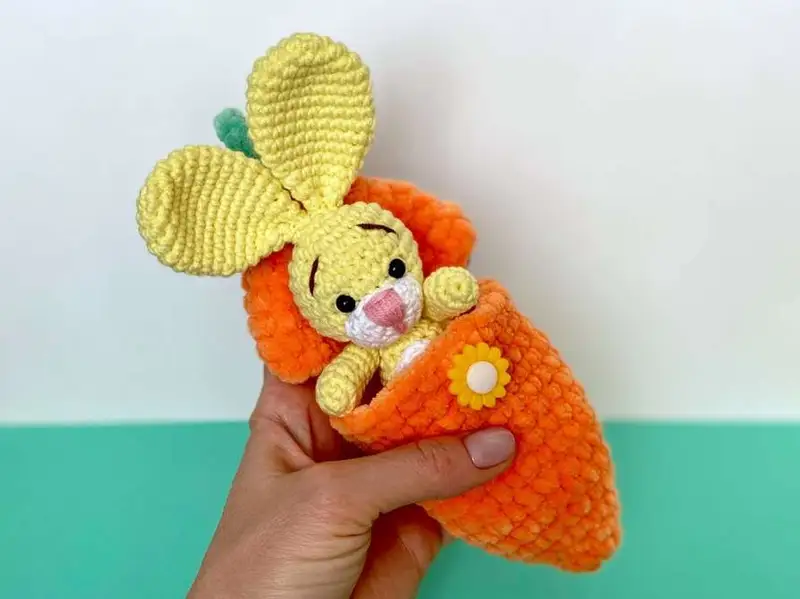 Free Beginner Friendly crochet pattern: Bunny in carrot Amigurumi Pattern - Easy to follow tutorial