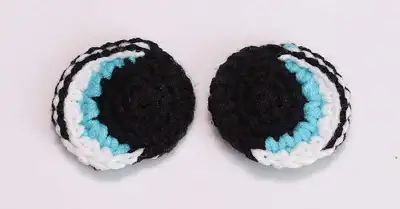 Lovebird and Parrot Amigurumi Pattern step 3 - details and accessories