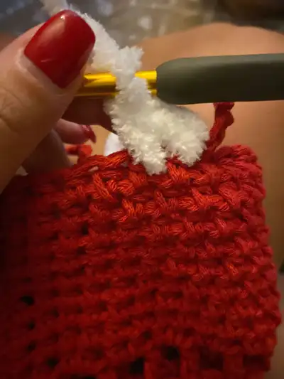 Crochet Wine Tote Bag Pattern step 3 - details and accessories