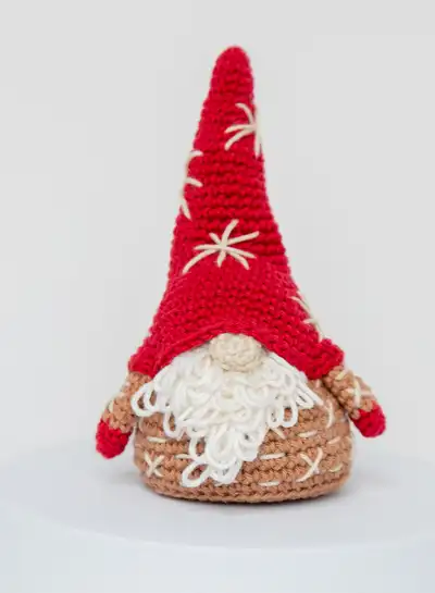 Festive Gnomes Amigurumi Pattern step 3 - details and accessories