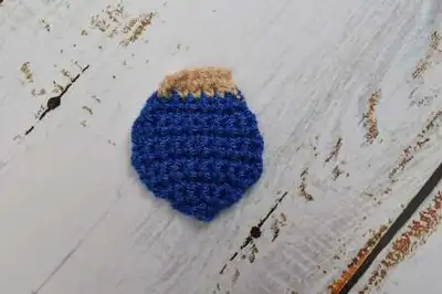 Princess Appliques Amigurumi Pattern step 4 - final assembly and finishing