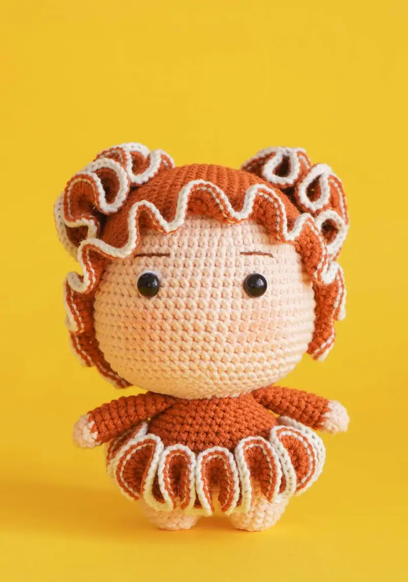 Free crochet pattern: Caro-The Coral Girl Amigurumi Pattern - Intermediate level tutorial