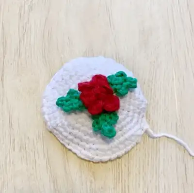 Christmas Pudding Amigurumi Pattern step 2 - assembly progress