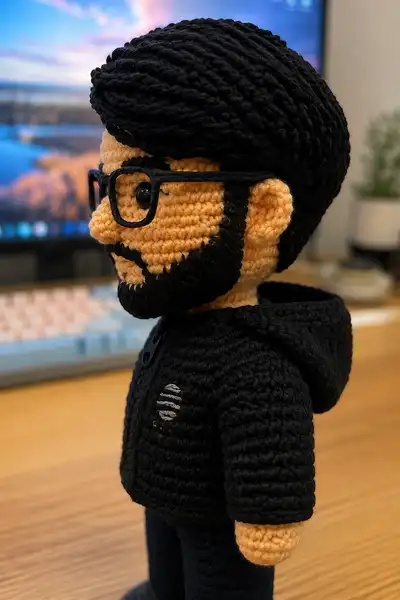 Nizar The Third Amigurumi Pattern step 2 - assembly progress