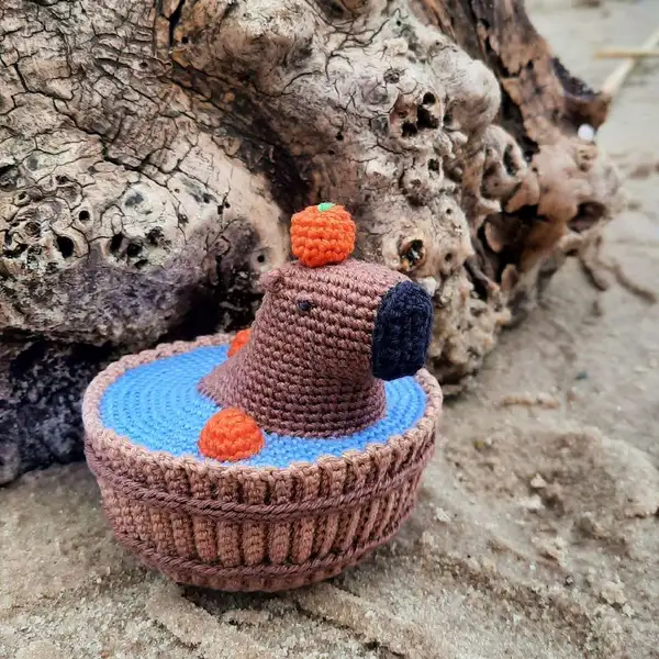 Capybara in a tub Amigurumi Pattern