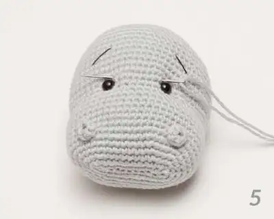 Bepo the little hippo Amigurumi Pattern step 3 - details and accessories