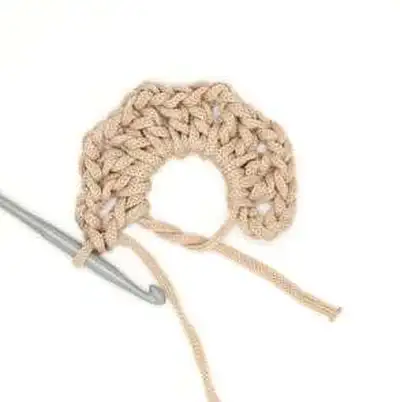 Trapeze Bag Amigurumi Pattern step 3 - details and accessories
