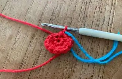 Colorful Hanging Basket Pattern step 2 - assembly progress