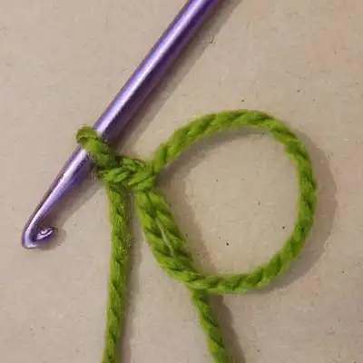 Frog Granny Square Crochet Pattern step 3 - details and accessories