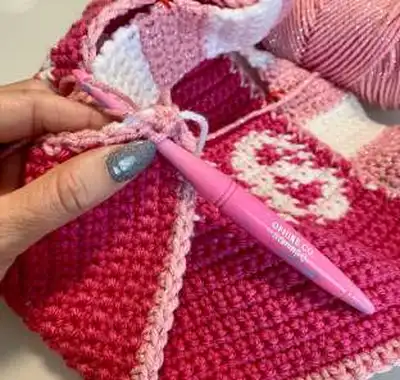 Baddie Barbie Bag Pattern step 2 - assembly progress