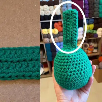 CROCHET FROG DOOR-STOPPER Amigurumi Pattern step 2 - assembly progress