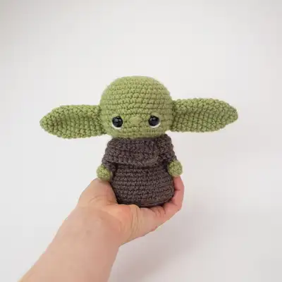 Baby Alien Amigurumi Pattern step 1 - construction progress