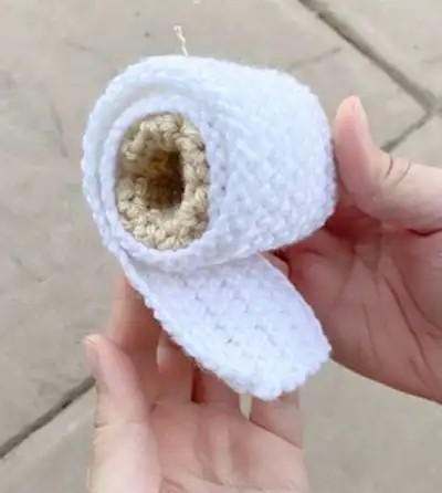 Angry Toilet Paper Amigurumi Pattern step 4 - final assembly and finishing