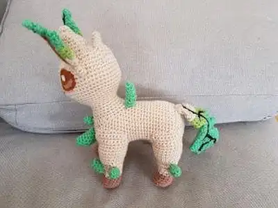 Whimsical Leafy Deer Amigurumi Pattern step 2 - assembly progress