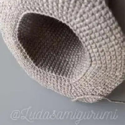 Triceratops Amigurumi Pattern step 3 - details and accessories