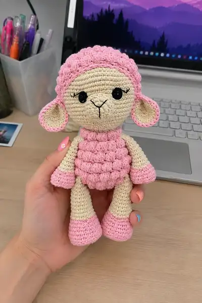 Lili Sheep Amigurumi Pattern step 1 - construction progress