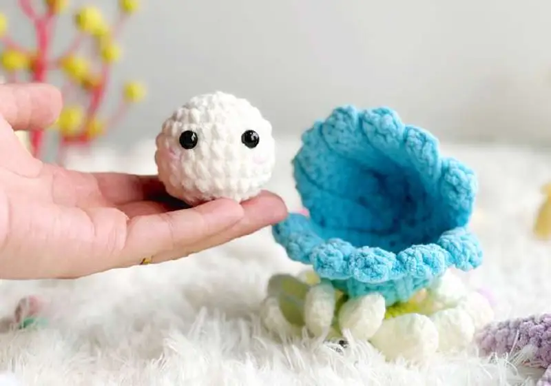 Free Intermediate crochet pattern: Nemo Mussel Amigurumi Pattern - Easy to follow tutorial
