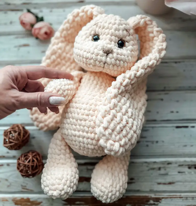 Free Beginner Friendly crochet pattern: Bunny Amigurumi Pattern - Easy to follow tutorial