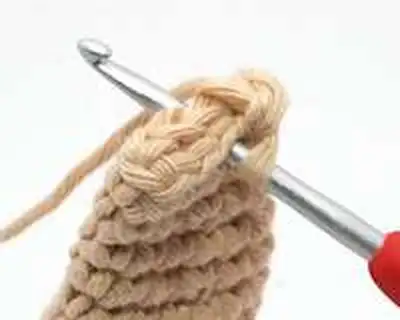 Phone Stand Horse/Unicorn Amigurumi Pattern step 3 - details and accessories